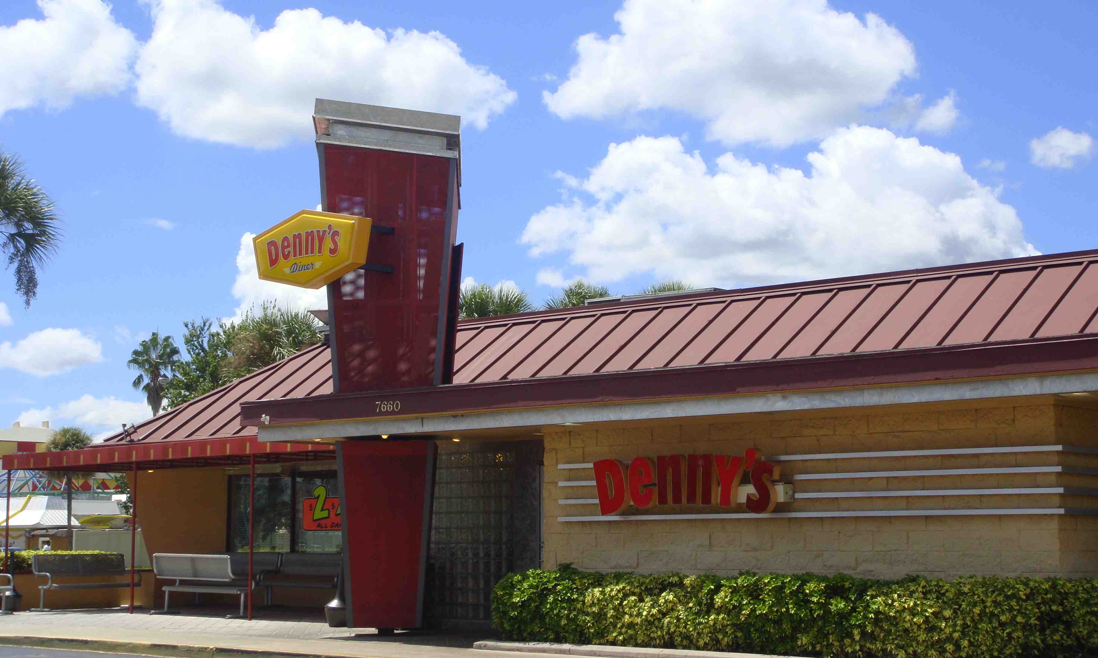 A Denny's Diner on International Drive, Orlando, Central Florida, USA Stock  Photo - Alamy